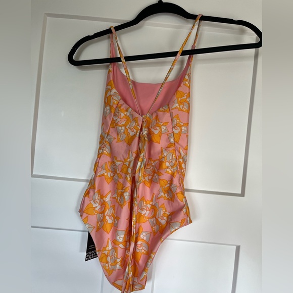 LiuLove Swimsuit - Picture 3 of 6